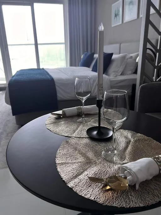 Nice Studio With Panoramic View Of The Canal! Apartment Dubai